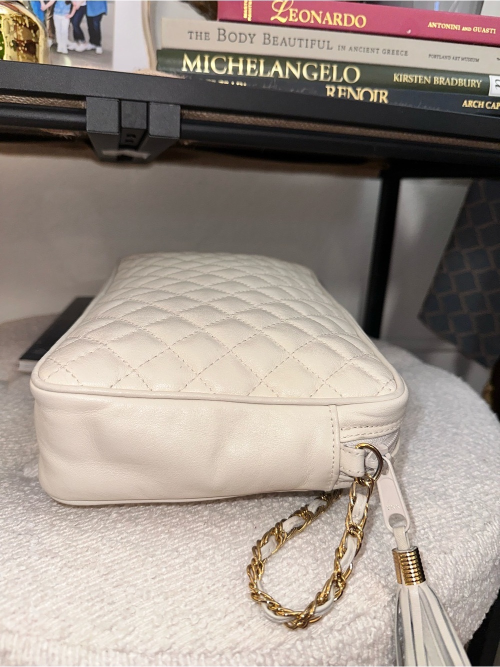 Vintage Ganson Quilted Crossbody Bag with Gold Chain and Tassel - Picture 5 of 9